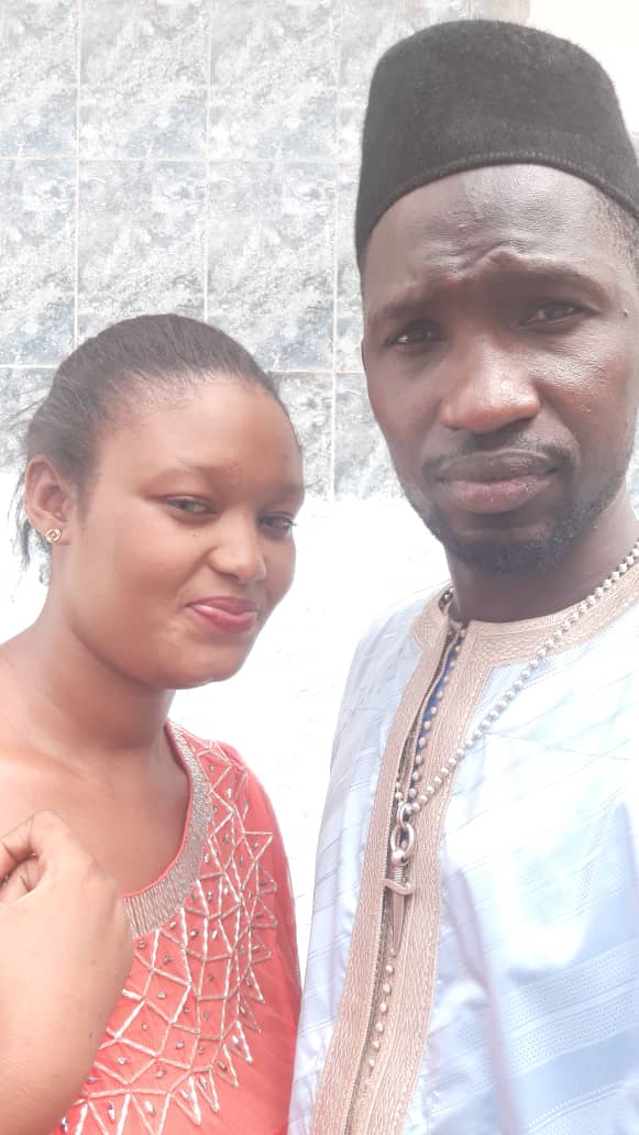 Bapteme: Le chanteur Demba Guisssé donne le nom de son fils à Baba Maal. Bapteme: Le chanteur Demba Guisssé donne le nom de son fils à Baba Maal.