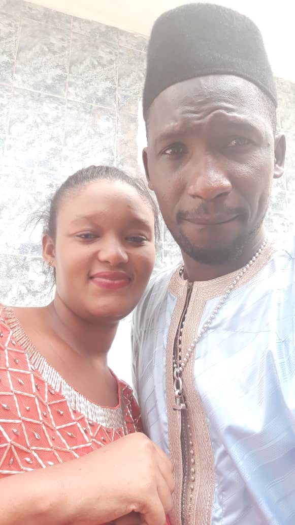 Bapteme: Le chanteur Demba Guisssé donne le nom de son fils à Baba Maal. Bapteme: Le chanteur Demba Guisssé donne le nom de son fils à Baba Maal.