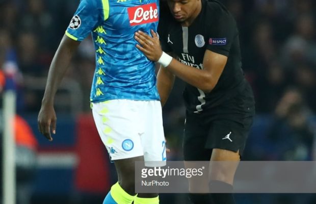 VIDEO. LIGUE DES CHAMPIONS: L’IMPROBABLE TECHNIQUE DE Kalidou Koulibaly POUR ARRÊTER MBAPPÉ