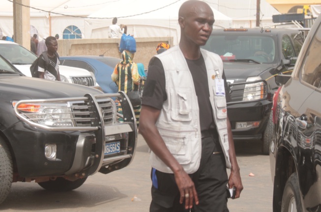 Voici le garde du corps de Macky au doigt sectionné lors de la bagarre avec un… Voici le garde du corps de Macky au doigt sectionné lors de la bagarre avec un…