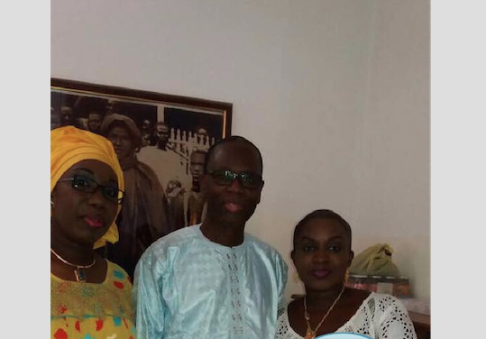 Le ministre Birima Mangara s'affiche avec deux de ses épouses...