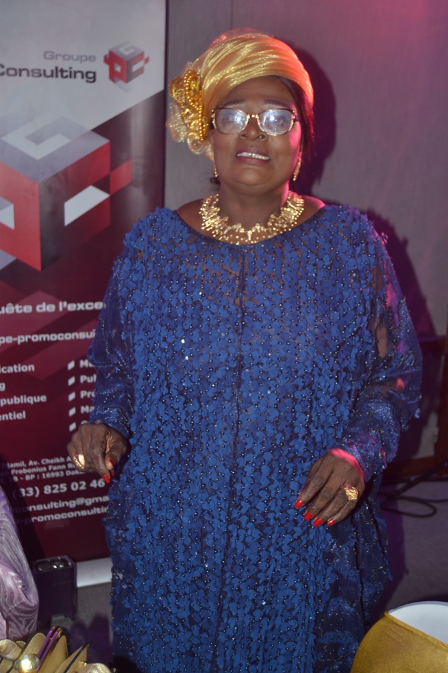 Madame Ndoura, vice présidente du MEDS, patronne de l'agence de voyage Ndoura aux African Leadership Awards à Paris Madame Ndoura, vice présidente du MEDS, patronne de l'agence de voyage Ndoura aux African Leadership Awards à Paris