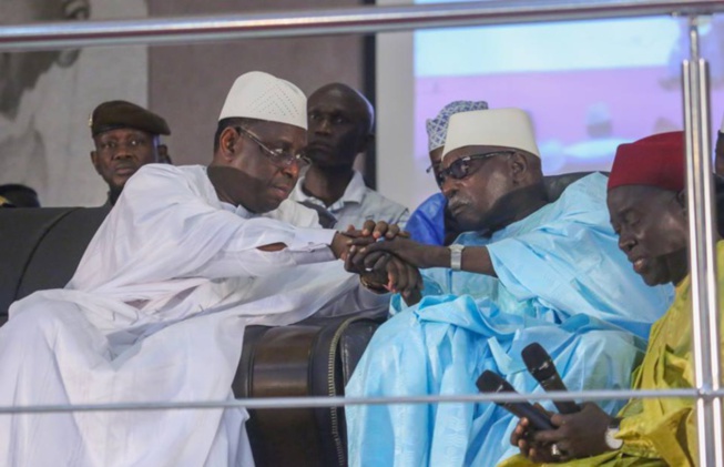 Le Khalife sous le charme de Macky Sall : "Vous êtes poli, discipliné et bien éduqué (...) Vous avez le comportement du vrai leader" Le Khalife sous le charme de Macky Sall : "Vous êtes poli, discipliné et bien éduqué (...) Vous avez le comportement du vrai leader"