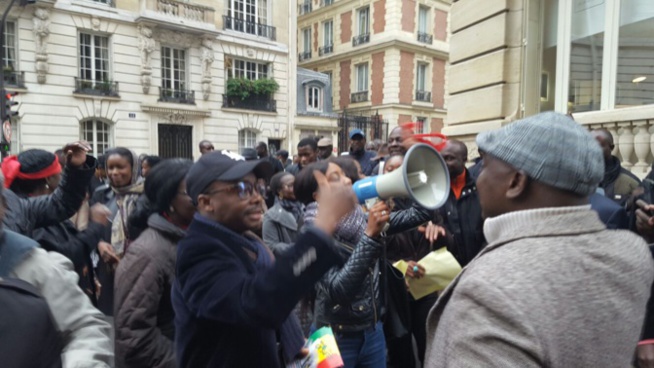Visite mouvementée de Macky Sall à Paris: les blessés de l’opposition portent plainte