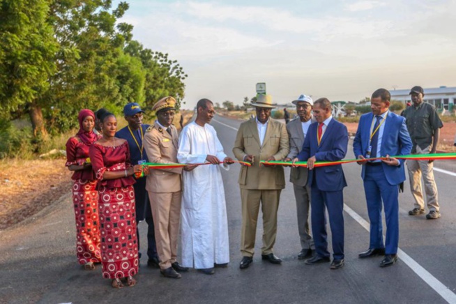 "Tournée économique" au Sénégal oriental: Macky Sall inaugure et lance des travaux du Promovilles "Tournée économique" au Sénégal oriental: Macky Sall inaugure et lance des travaux du Promovilles