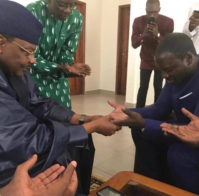 Arrêt sur image: Akon à Tivaouane pour solliciter des prières