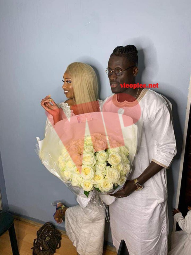 L'international Sénégalais de Nantes, Kara Mbodj tout heureux avec sa douce moitié Fatou Mbaye. L'international Sénégalais de Nantes, Kara Mbodj tout heureux avec sa douce moitié Fatou Mbaye.