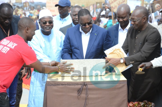 Lancement du Domaine agricole communautaire (DAC) de Sangalkam par le Président Macky Sall en présence de Oumar Guèye