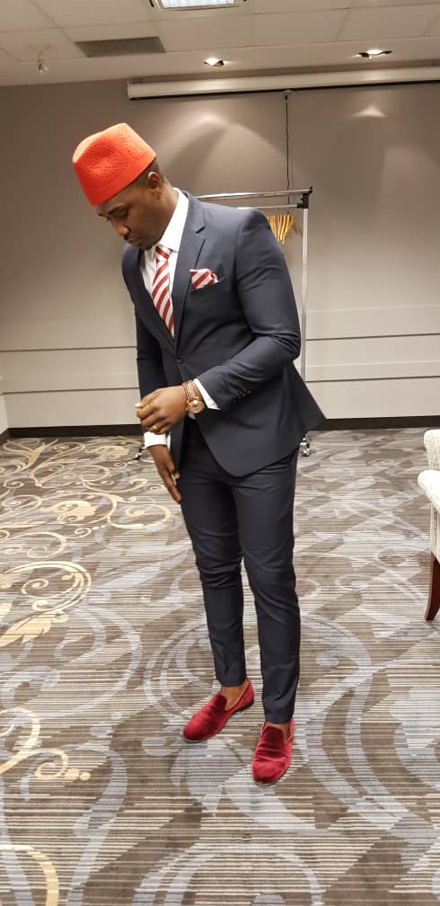 L'incontournable de "ZIK FEELING" Cheikh Sarr importe son look à Montréal avec JOKO ART.