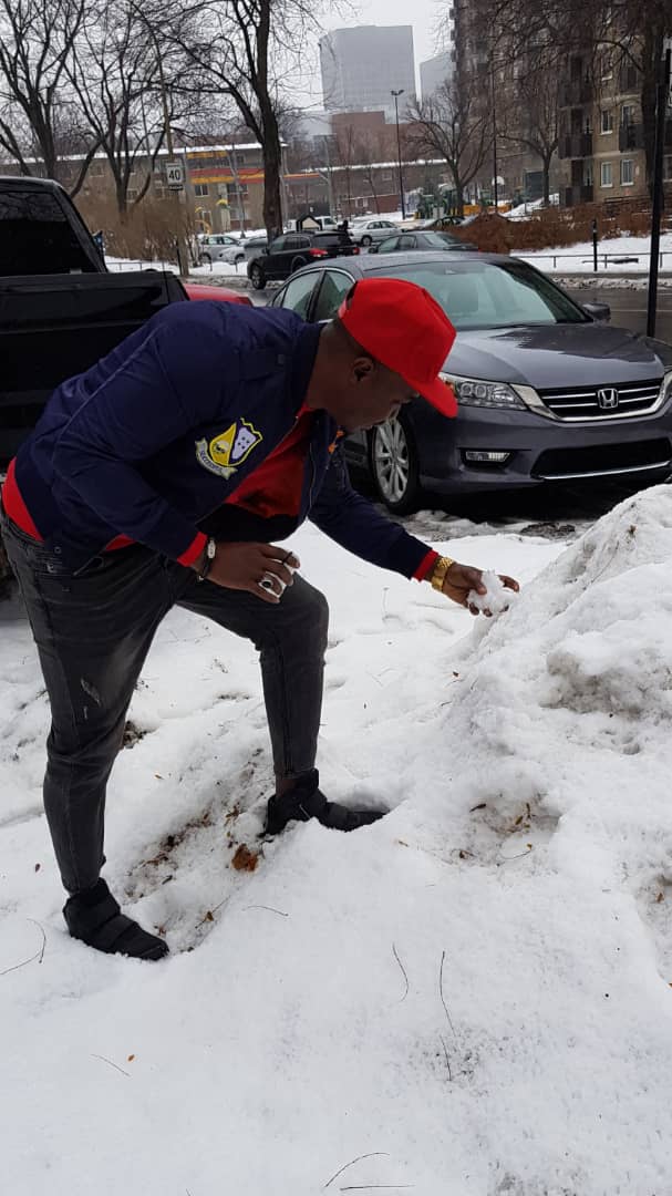 L'animateur Cheikh Sarr quitte le micro pour affronter la neige à Montréal.