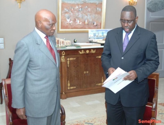 Macky Sall : "Le jour où un gendarme a voulu me fouiller au Palais" Macky Sall : "Le jour où un gendarme a voulu me fouiller au Palais"