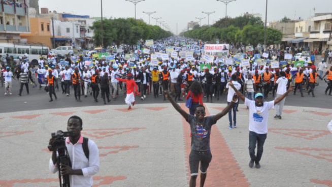 Marche de l’opposition : Le FRN réussit le pari de la mobilisation Marche de l’opposition : Le FRN réussit le pari de la mobilisation
