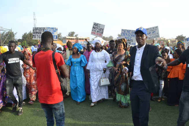 En direct du stade Amadou Barry Investiture du candidat de "GUEUM SA BOOP" Bougane Gueye au présidentielle de 2019.
