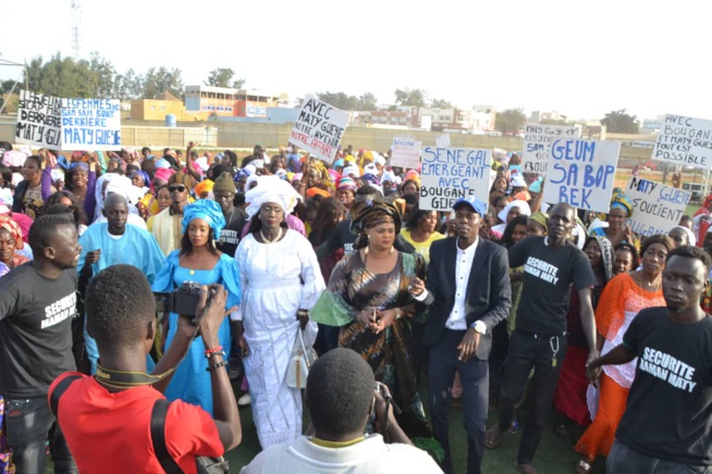 En direct du stade Amadou Barry Investiture du candidat de "GUEUM SA BOOP" Bougane Gueye au présidentielle de 2019.