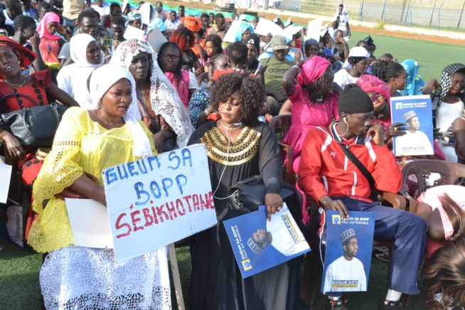 En direct du stade Amadou Barry Investiture du candidat de "GUEUM SA BOOP" Bougane Gueye au présidentielle de 2019.