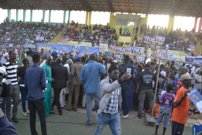 En direct du stade Amadou Barry Investiture du candidat de "GUEUM SA BOOP" Bougane Gueye au présidentielle de 2019.