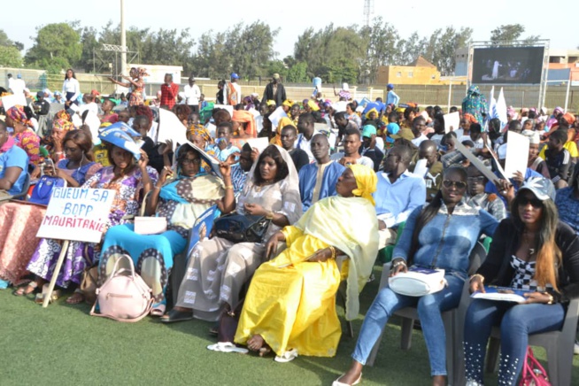 Le candidat de "GUEUM SA BOOP" Bougane Gueye reçoit 794881 signatures .