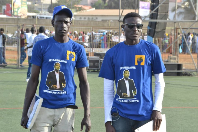 Le candidat de "GUEUM SA BOOP" Bougane Gueye reçoit 794881 signatures .