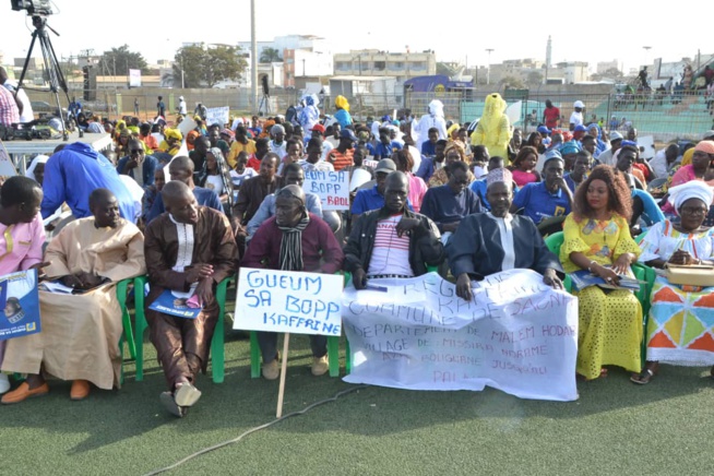 Le candidat de "GUEUM SA BOOP" Bougane Gueye reçoit 794881 signatures .