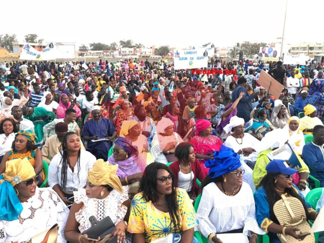 PARI DE LA MOBILISATION RÉUSSI:Les images de l'investiture du candidat de "GUEUM SA BOOP" Bougane Guéye au stade Amadou Barry. PARI DE LA MOBILISATION RÉUSSI:Les images de l'investiture du candidat de "GUEUM SA BOOP" Bougane Guéye au stade Amadou Barry.