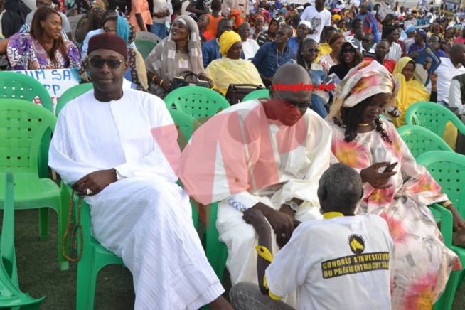 PARI DE LA MOBILISATION RÉUSSI:Les images de l'investiture du candidat de "GUEUM SA BOOP" Bougane Guéye au stade Amadou Barry. PARI DE LA MOBILISATION RÉUSSI:Les images de l'investiture du candidat de "GUEUM SA BOOP" Bougane Guéye au stade Amadou Barry.