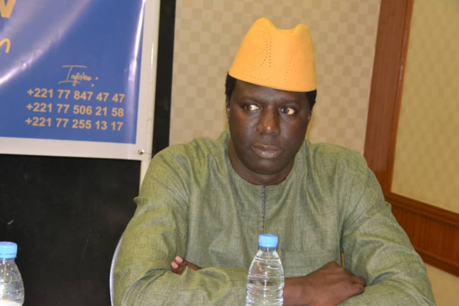 Demba Guisse face à la presse pour présenter son 15eme Etage qui vient de sortir. Demba Guisse face à la presse pour présenter son 15eme Etage qui vient de sortir.