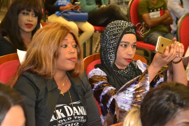 Demba Guisse face à la presse pour présenter son 15eme Etage qui vient de sortir.