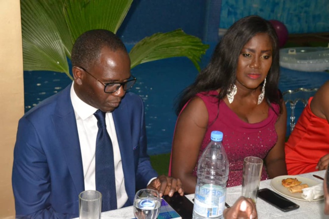 Diner royal avec les célébrités au complexe OMBÉLICO pour les préparatifs de la nuit MODE & MUSIK avec l'artiste ivoirienne Josey. Diner royal avec les célébrités au complexe OMBÉLICO pour les préparatifs de la nuit MODE & MUSIK avec l'artiste ivoirienne Josey.