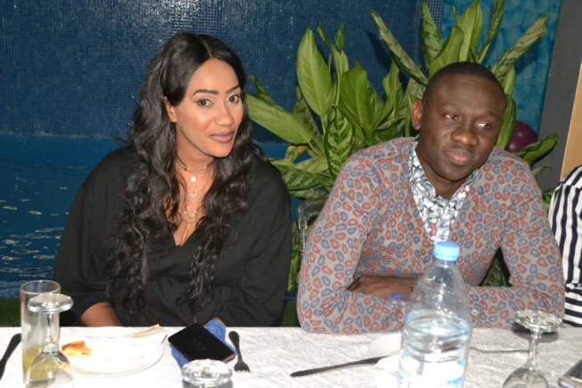 Diner royal avec les célébrités au complexe OMBÉLICO pour les préparatifs de la nuit MODE & MUSIK avec l'artiste ivoirienne Josey.