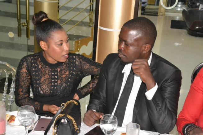 Diner royal avec les célébrités au complexe OMBÉLICO pour les préparatifs de la nuit MODE & MUSIK avec l'artiste ivoirienne Josey.