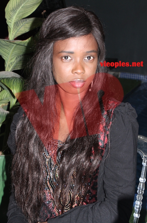 Découvrez Aida, l'animatrice vedette du site SENEGO au diner royal de la préparation MODE & MUSIK avec Adja OMBELICO