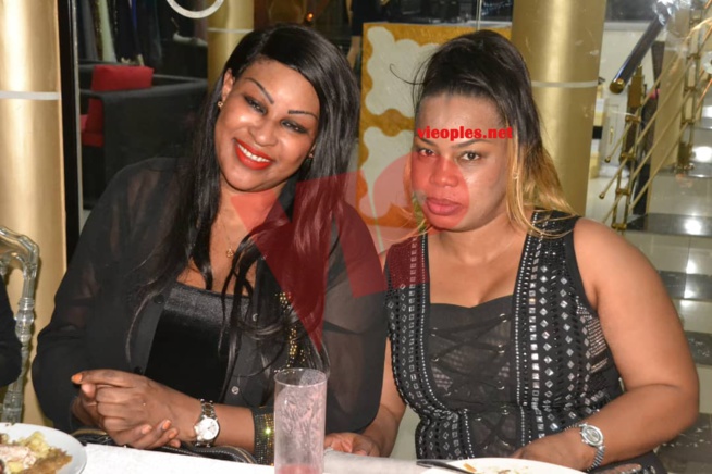 IMAGES: Quand les célébrités se donnent rendez-vous chez Adja OMBELICO à la rencontre de l'artiste Ivoirienne Josey. IMAGES: Quand les célébrités se donnent rendez-vous chez Adja OMBELICO à la rencontre de l'artiste Ivoirienne Josey.