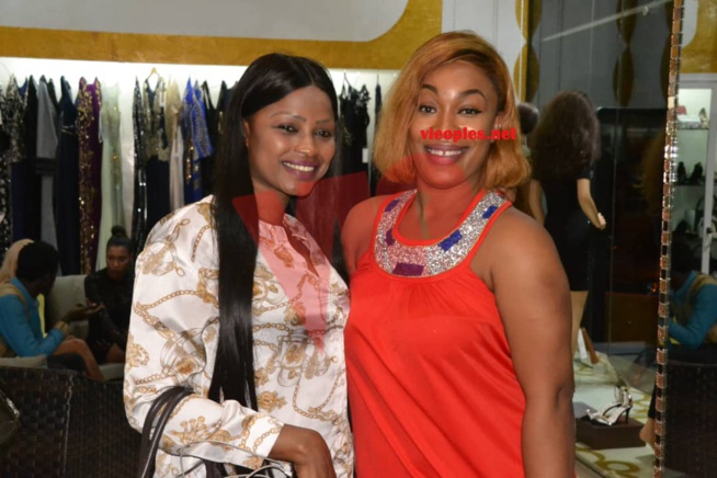 IMAGES: Quand les célébrités se donnent rendez-vous chez Adja OMBELICO à la rencontre de l'artiste Ivoirienne Josey. IMAGES: Quand les célébrités se donnent rendez-vous chez Adja OMBELICO à la rencontre de l'artiste Ivoirienne Josey.