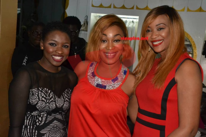 IMAGES: Quand les célébrités se donnent rendez-vous chez Adja OMBELICO à la rencontre de l'artiste Ivoirienne Josey. IMAGES: Quand les célébrités se donnent rendez-vous chez Adja OMBELICO à la rencontre de l'artiste Ivoirienne Josey.
