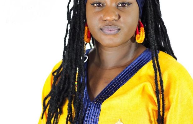 Mi’a Guissé de « Maabo » toute ravissante, en mode jaune