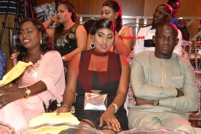 200 IMAGES MODE & MUSIQUE: Adja OMBELICO vient de réussir encore un exploit au Radisson pour la 4eme Éditions. 200 IMAGES MODE & MUSIQUE: Adja OMBELICO vient de réussir encore un exploit au Radisson pour la 4eme Éditions.