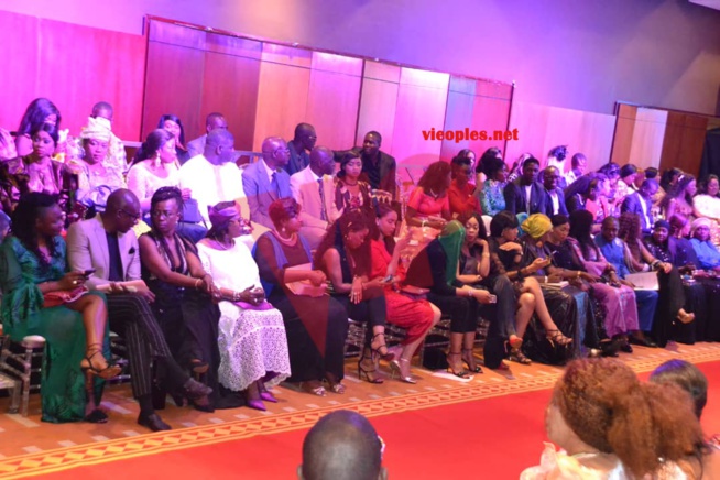 200 IMAGES MODE & MUSIQUE: Adja OMBELICO vient de réussir encore un exploit au Radisson pour la 4eme Éditions. 200 IMAGES MODE & MUSIQUE: Adja OMBELICO vient de réussir encore un exploit au Radisson pour la 4eme Éditions.