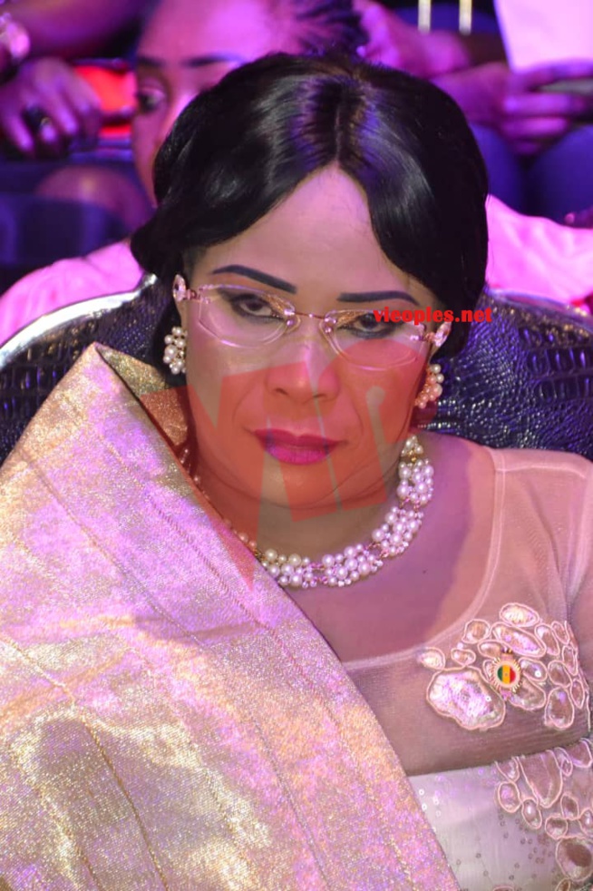 200 IMAGES MODE & MUSIQUE: Adja OMBELICO vient de réussir encore un exploit au Radisson pour la 4eme Éditions. 200 IMAGES MODE & MUSIQUE: Adja OMBELICO vient de réussir encore un exploit au Radisson pour la 4eme Éditions.