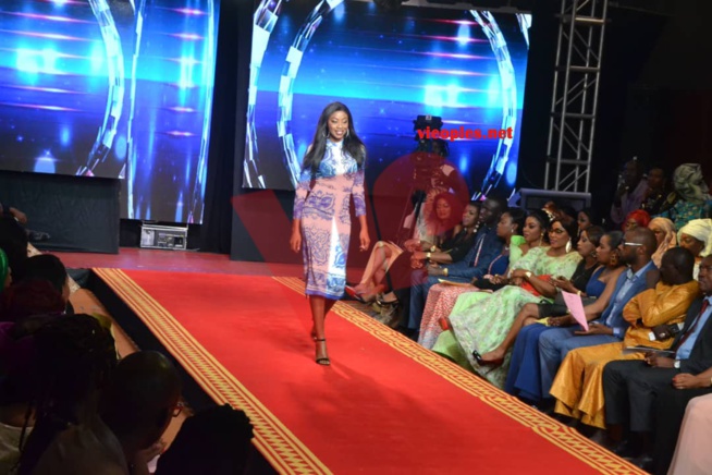 MODE & MUSIQUE: Admirez le défilé de la collection de MATA STYLE au Radisson. MODE & MUSIQUE: Admirez le défilé de la collection de MATA STYLE au Radisson.