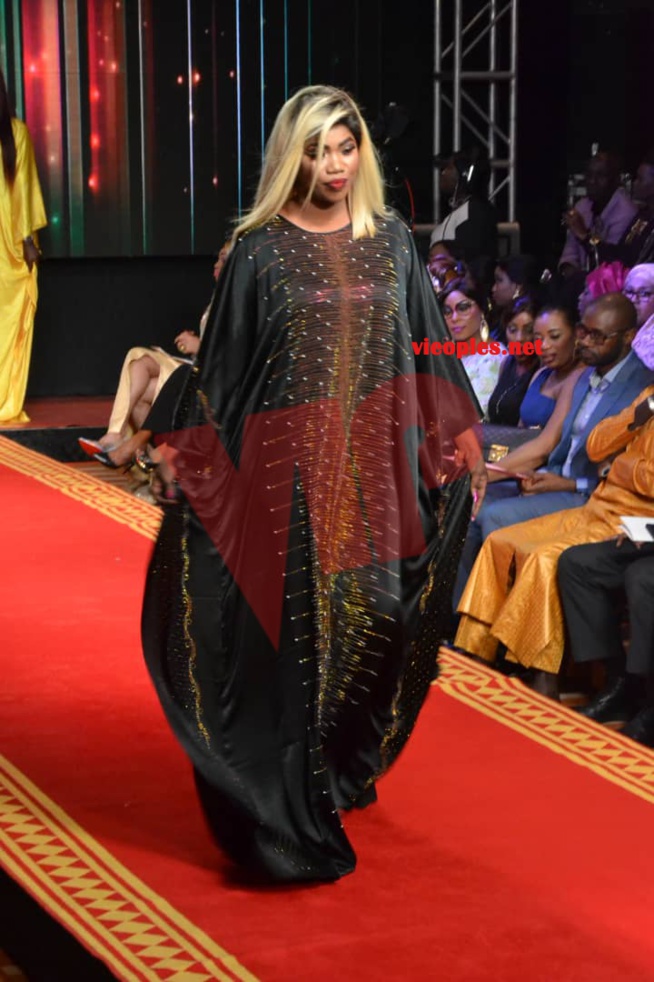 MODE & MUSIQUE: Admirez le défilé de la collection de MATA STYLE au Radisson. MODE & MUSIQUE: Admirez le défilé de la collection de MATA STYLE au Radisson.