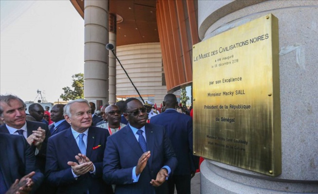 Eclairage historique: Le Musée des Civilisations Noires a-t-il un ou plusieurs pères ? (Pr Iba Der Thiam) Eclairage historique: Le Musée des Civilisations Noires a-t-il un ou plusieurs pères ? (Pr Iba Der Thiam)