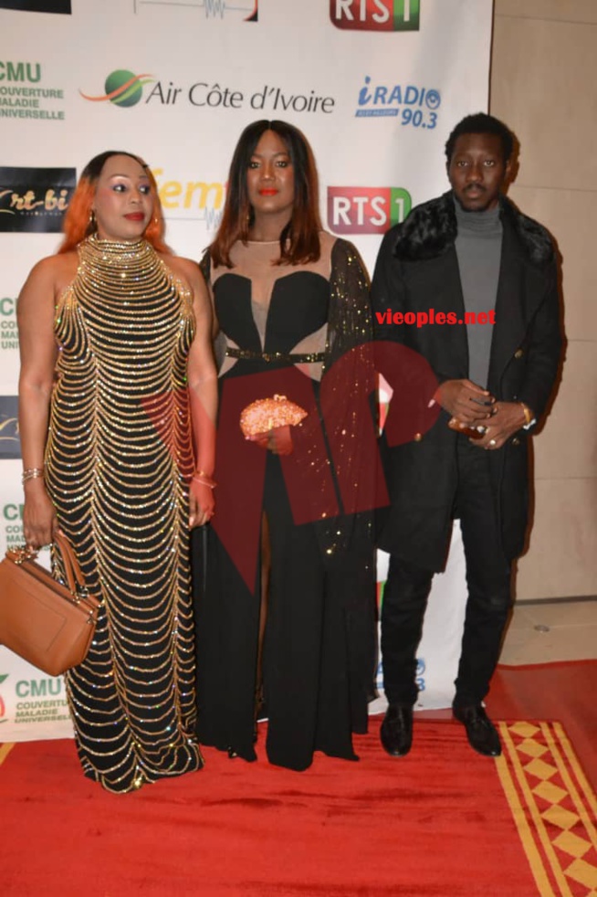 MODE & MUSIQUE: Les images sur le Tapis Rouge au défilé de Adja Ombelico ce samedi. MODE & MUSIQUE: Les images sur le Tapis Rouge au défilé de Adja Ombelico ce samedi.