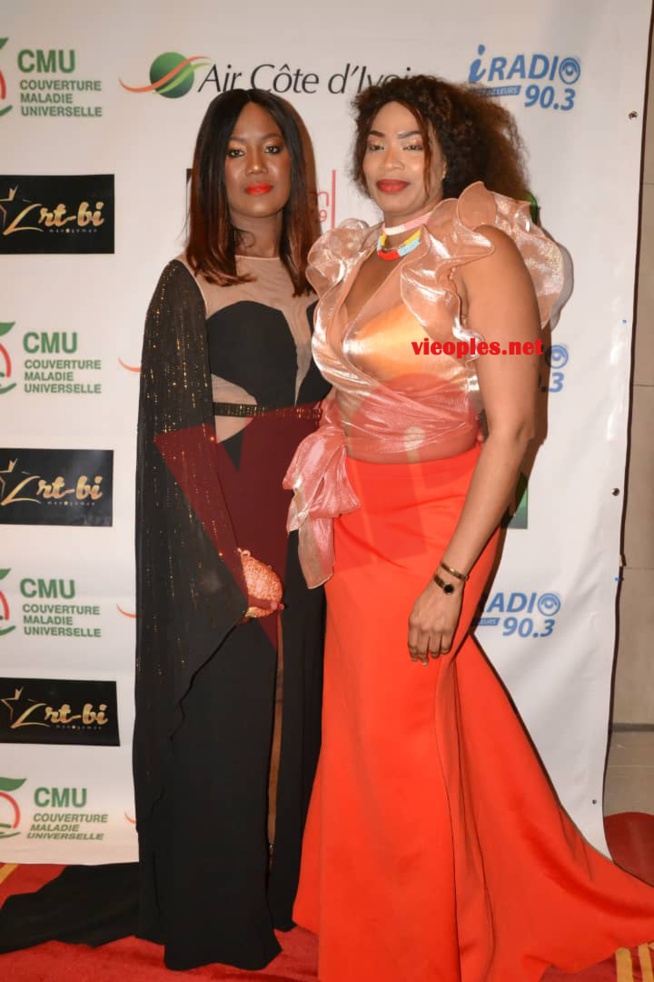 MODE & MUSIQUE: Les images sur le Tapis Rouge au défilé de Adja Ombelico ce samedi. MODE & MUSIQUE: Les images sur le Tapis Rouge au défilé de Adja Ombelico ce samedi.