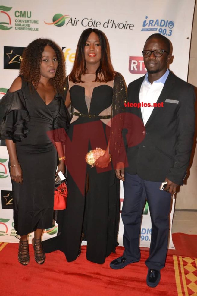 MODE & MUSIQUE: Les images sur le Tapis Rouge au défilé de Adja Ombelico ce samedi. MODE & MUSIQUE: Les images sur le Tapis Rouge au défilé de Adja Ombelico ce samedi.