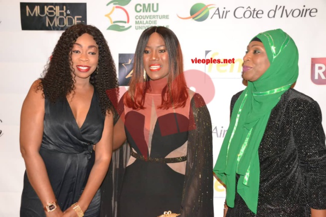 MODE & MUSIQUE: Les images sur le Tapis Rouge au défilé de Adja Ombelico ce samedi. MODE & MUSIQUE: Les images sur le Tapis Rouge au défilé de Adja Ombelico ce samedi.