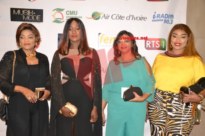 MODE & MUSIQUE: Les images sur le Tapis Rouge au défilé de Adja Ombelico ce samedi. MODE & MUSIQUE: Les images sur le Tapis Rouge au défilé de Adja Ombelico ce samedi.