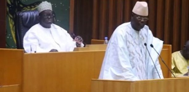 Moustapha Niasse aux députés l'opposition: "Vous êtes des lâches" Moustapha Niasse aux députés l'opposition: "Vous êtes des lâches"