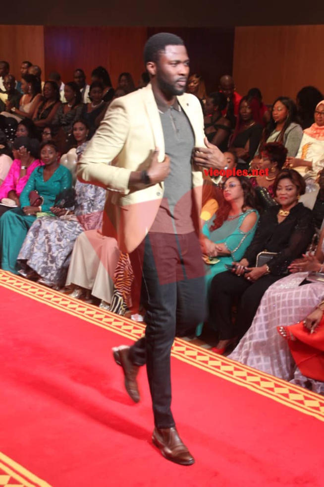 Admirez la nouvelle collection de Adja Ombelico pour les fins d'années et vos mariages. Admirez la nouvelle collection de Adja Ombelico pour les fins d'années et vos mariages.