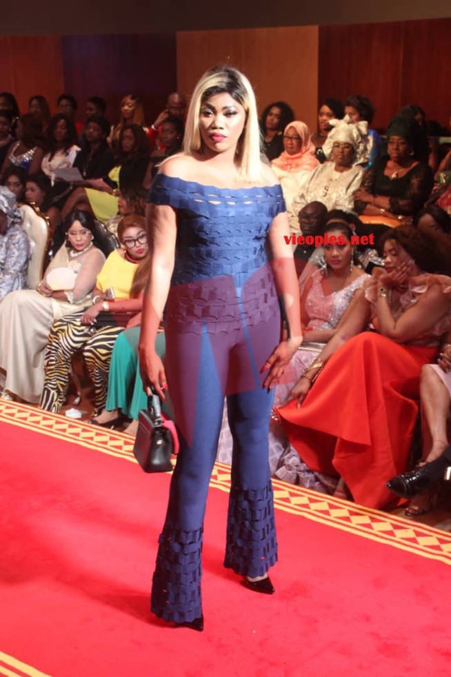 Admirez la nouvelle collection de Adja Ombelico pour les fins d'années et vos mariages. Admirez la nouvelle collection de Adja Ombelico pour les fins d'années et vos mariages.