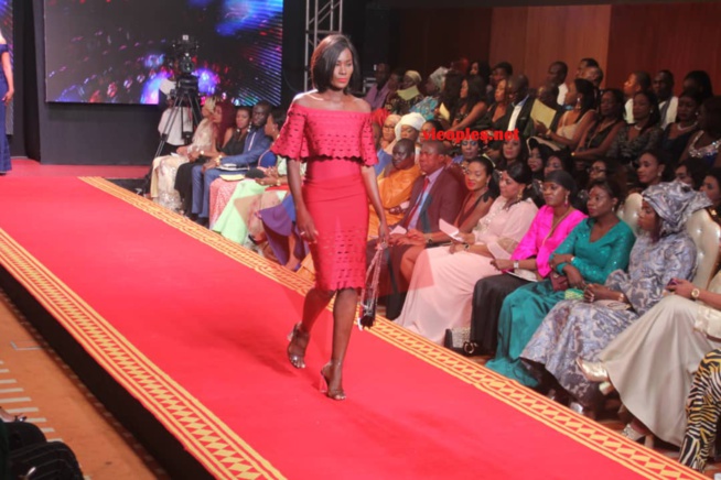 Admirez la nouvelle collection de Adja Ombelico pour les fins d'années et vos mariages. Admirez la nouvelle collection de Adja Ombelico pour les fins d'années et vos mariages.